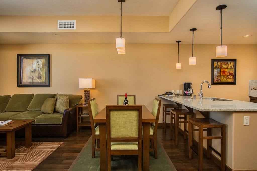 Trailhead Lodge Стиймбоут Спрингс Стая снимка
