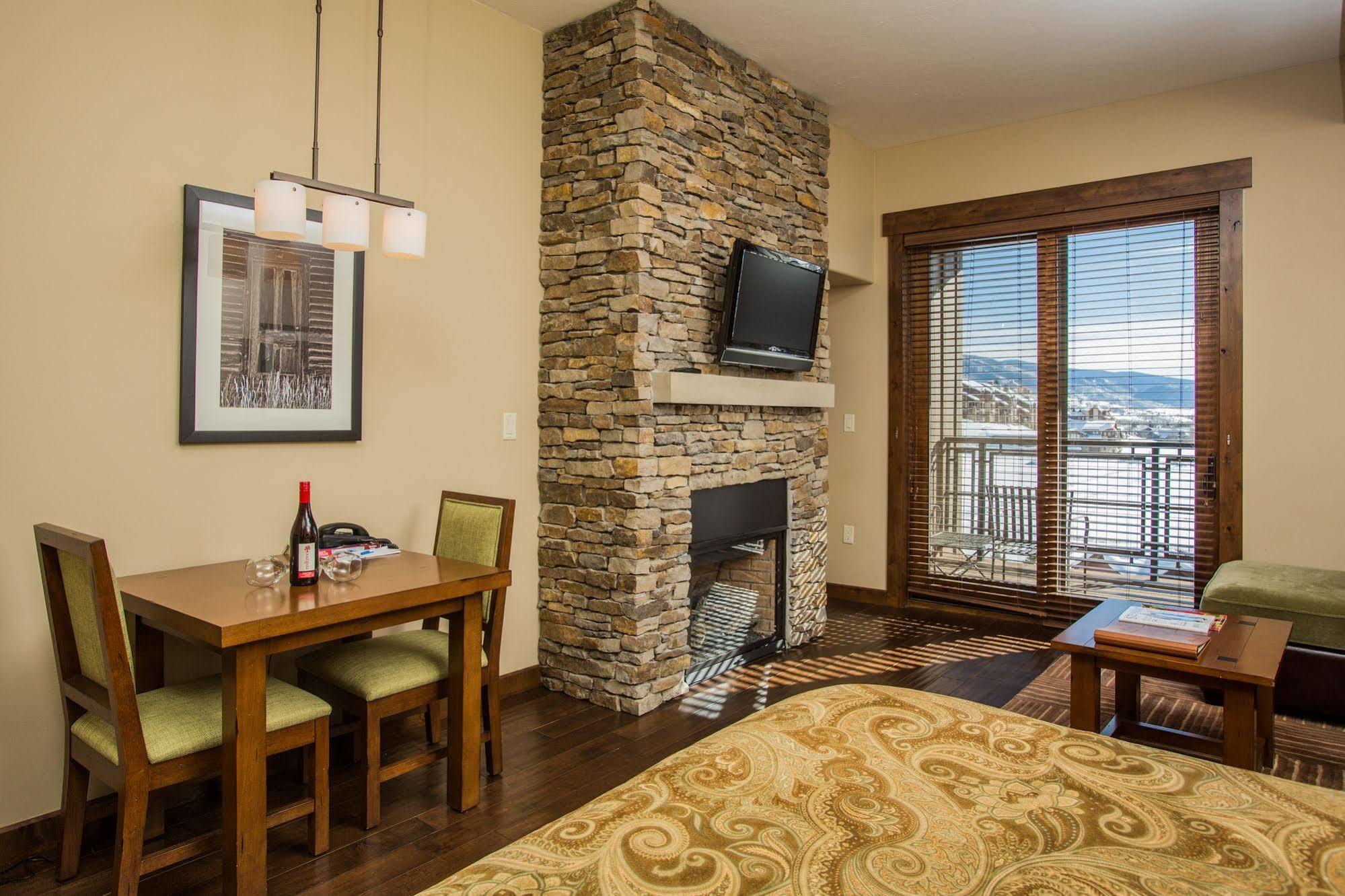 Trailhead Lodge Стиймбоут Спрингс Екстериор снимка